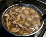Foto langkah ke 3 dari resep Sup jamur isi cilok ayam.