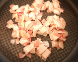 Foto del paso 4 de la receta: Pechugas de pollo a la mostaza con salsa de cebolla