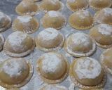 Foto del paso 3 de la receta: Sorrentinos de muzzarella y queso con salsa de finas hortalizas