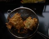 Foto langkah ke 4 dari resep Bakwan Kangkung Kilat Crispy Bumbu Pecel.