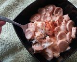 A picture of step 5 of Sausage Mentai Rice.