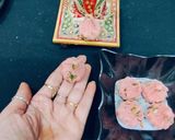 रोज कोकोनट ड्राई फ्रूट्स मोदक (बिना गैस जलाए) रेसिपी चरण 6 फोटो