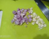 Foto langkah ke 2 dari resep Tumis wortel kecambah.