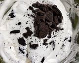 Foto langkah ke 3 dari resep Oreo ice Cream Roll.