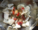 Foto del paso 4 de la receta: Tortilla de bacalao con pimientos