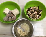 Foto langkah ke 1 dari resep Bakso Jamur Saos Tiram.