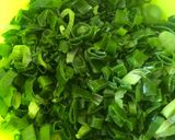 A picture of step 1 of Spring onion sauce.