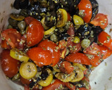 Foto del paso 2 de la receta: Pollo con pesto de rúcula y ensalada de cherry