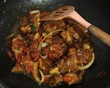 Foto langkah ke 3 dari resep Ayam goreng mentega.