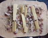Foto del paso 4 de la receta: Stromboli de pollo, queso y panceta