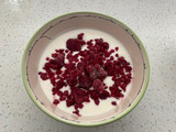 Kéfir con frambuesas y frutos secos