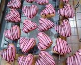 સ્ટ્રોબેરી ડોનટ (Strawberry Doughnut Recipe In Gujarati) રેસીપી સ્ટેપ3ફોટો