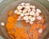 Foto langkah ke 2 dari resep Sayur Bening Bayam & Wortel 🥕🌿.