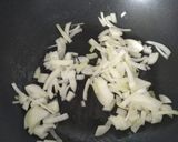 Une image de l'étape 2 de Crevettes grises et pétoncles aux salicornes.