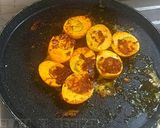 एग तवा मसाला ईनो कंडेंस्ड प्याज़ (Egg Tawa Masala recipe in Hindi) रेसिपी चरण 2 फोटो