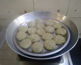 A picture of step 3 of Jowar lilva vada.