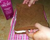 A picture of step 3 of Fresh vanilla chocolate cake.