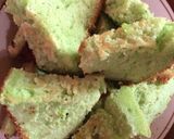 Foto langkah ke 7 dari resep Pondan Sponge Cake Mix Pandan.