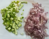 Foto del paso 1 de la receta: Tortilla de calabacín y ajetes