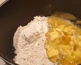 Foto del passaggio 4 della ricetta Crespelle di farro,taleggio e funghi porcini senza uova