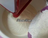 Foto langkah ke 4 dari resep Cupcake Lembut tanpa Emulsifier.