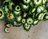 A picture of step 1 of Bitter Gourd Chips.