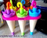 A picture of step 3 of Strawberry malai kulfi.