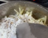 A picture of step 3 of Aloo lacchha pakoda.