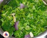 A picture of step 2 of Broccoli Almond Soup.