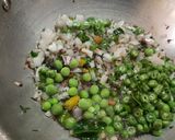 A picture of step 5 of Vegetable sooji upma (rava upma).
