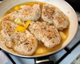 Csirkemell pikáns vajmártásban, pirított kelbimbóval recept fázis 4 fotója