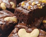 Foto langkah ke 1 dari resep Shiny Fudgy Brownies ; Brownies legit mengkilap dan tipsnya.