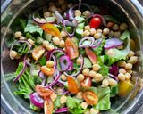 Gambar langkah 3 resipi Garden Salad.