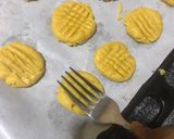 A picture of step 2 of Custard Cokies.