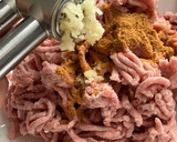 Foto del paso 2 de la receta: Rollo jugoso de carne picada, relleno, con especias sabor Cookpad (en airFryer)