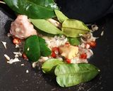 Foto langkah ke 3 dari resep Cumi Hitam Pedas Manis.