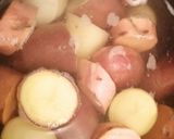 Une image de l'étape 1 de Écrasé de trio de pomme de terre orange cannelle.