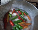 Foto langkah ke 6 dari resep Soto Ceker Surabaya with Sambal Rebus.