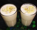 A picture of step 2 of Punjabi khoya lassi.