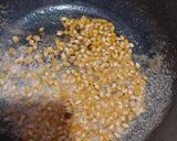 Foto del paso 2 de la receta: Palomitas acarameladas 🍬con sabor a mantequilla 🧈