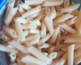 Foto del paso 11 de la receta: Pasta con pimientos y pollo marinado