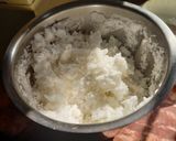 2 लेयर नारियल की बर्फी रेसिपी चरण 1 फोटो