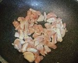 รูปขั้นตอนการทำที่ 2 ของ ไก่ผัดผงกะหรี่