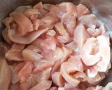 Foto langkah ke 1 dari resep Ayam goreng saus Inggris.