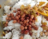 A picture of step 4 of Indori Poha.