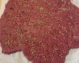 A picture of step 4 of Beetroot crackers.
