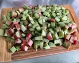 Une image de l'étape 2 de Clafoutis à la rhubarbe et vanille.