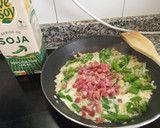 Foto del paso 5 de la receta: Revuelto de espárragos trigueros con cebolla y jamón
