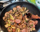 Foto del paso 4 de la receta: Tallarín saltado criollo con sobras de parrillada !