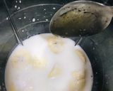 A picture of step 2 of Banana smoothie.